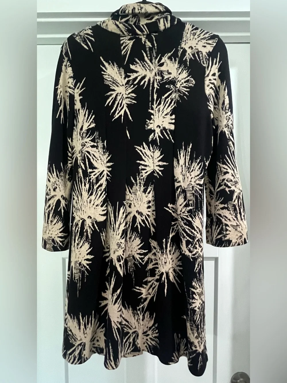 NIC+ZOE Black Cream Abstract Palm Knit Jacket Button Front Size Medium